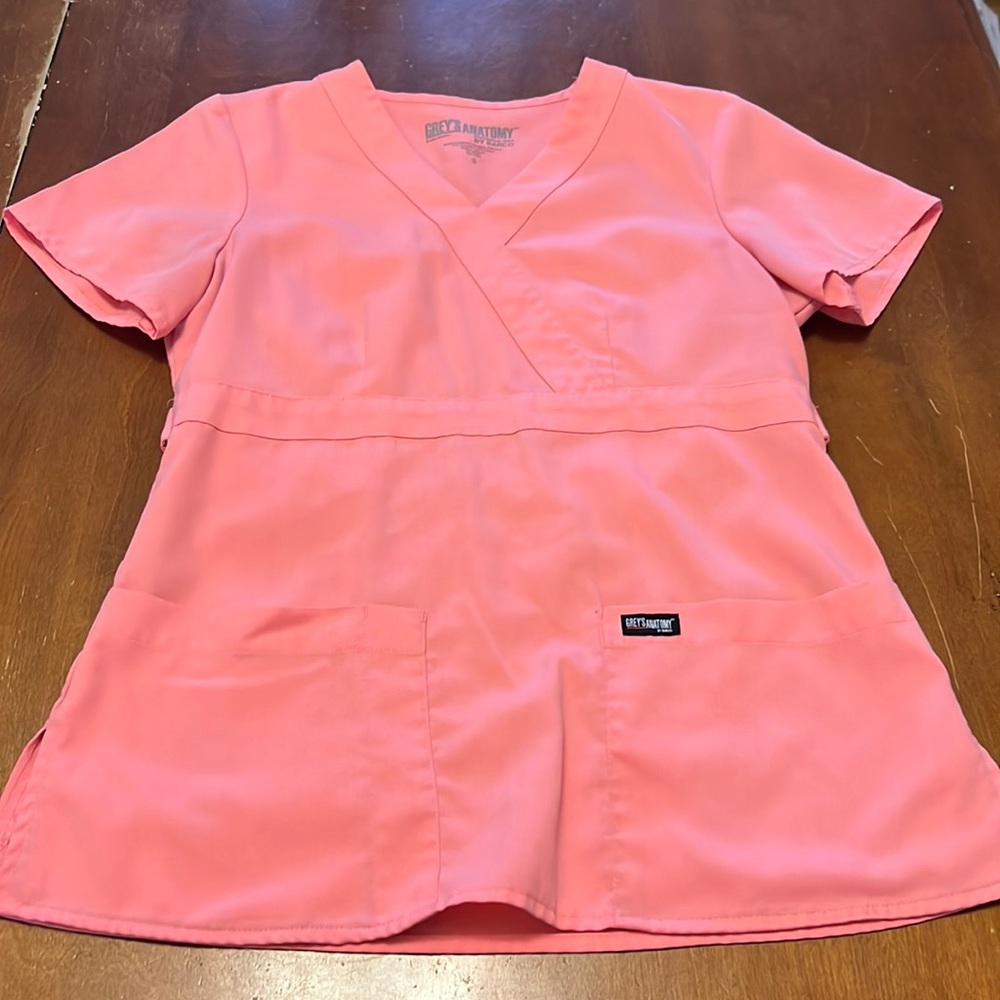 Scrub top